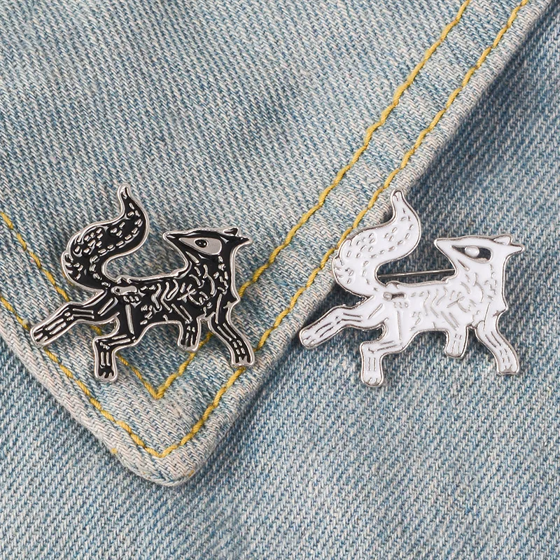 2019 Black White Fox Enamel Pin Animal Skeleton badge brooch Lapel pin bag Denim Shirt Collar Punk Jewelry For Women Accessories
2019 Black White Fox Enamel Pin Animal Skeleton badge brooch Lapel pin bag Denim Shirt Collar Punk Jewelry For Women Accessories