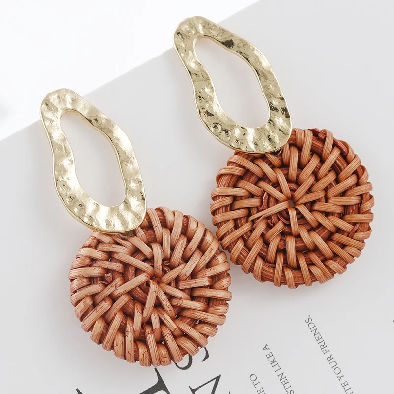 AENSOA Handmade Bamboo Irregular Metal Hollow Round Drop Earrings For Women 2019 New Korea Wood Weave Rattan Vine Braid Earrings
AENSOA Handmade Bamboo Irregular Metal Hollow Round Drop Earrings For Women 2019 New Korea Wood Weave Rattan Vine Braid Earrings