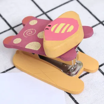 NEW 1PCS Cartoon Cute Mini Wood Stapler Pocket Manual Stapler Paper Binding Binder Paperclip Stationery Products
NEW 1PCS Cartoon Cute Mini Wood Stapler Pocket Manual Stapler Paper Binding Binder Paperclip Stationery Products