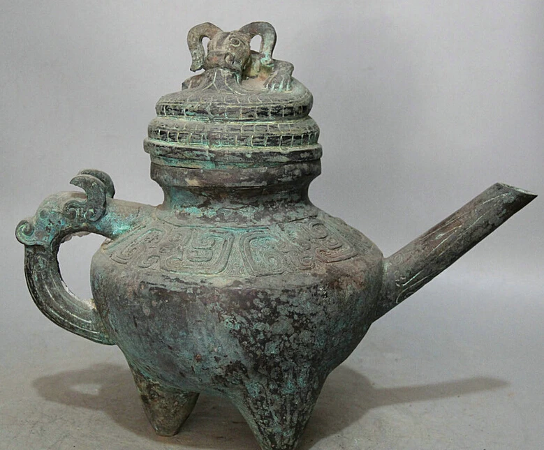 Elegant old S2186 14" Ancient Chinese Bronze Sheep Beast handle vessel Wine Tea Pot Flagon teapot statue (A0322) A0403
Elegant old S2186 14" Ancient Chinese Bronze Sheep Beast handle vessel Wine Tea Pot Flagon teapot statue (A0322) A0403