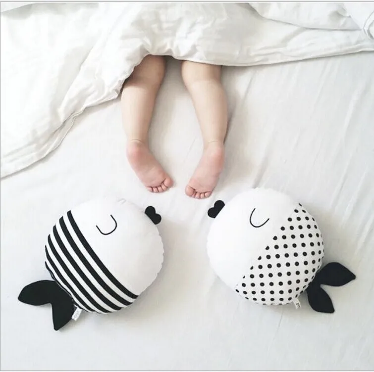 New Nordic 40CM Black Fish Pillow Kids Fish Toys Soft Decorative Stuffed Cushion Cartoon Baby Pillow Decorate Nursery Room Decor
New Nordic 40CM Black Fish Pillow Kids Fish Toys Soft Decorative Stuffed Cushion Cartoon Baby Pillow Decorate Nursery Room Decor