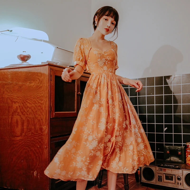 2019 High Quality Fashion Runway Designer Printed Dress Retro court style frock-sleeve V-neck Party Long Dress
2019 High Quality Fashion Runway Designer Printed Dress Retro court style frock-sleeve V-neck Party Long Dress