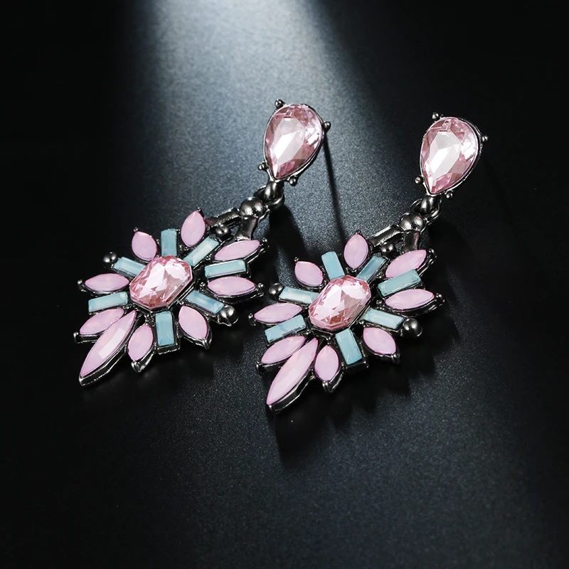 Colorful Crystal Vintage Drop Earrings Water Drop Flower Design Pink Earrings Bohemian Jewelry Wedding Jewelry Wholesale E0369
Colorful Crystal Vintage Drop Earrings Water Drop Flower Design Pink Earrings Bohemian Jewelry Wedding Jewelry Wholesale E0369