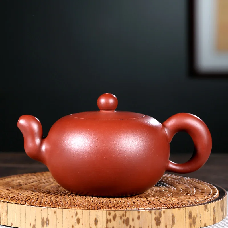 TaoYuan 】 yixing famous pure manual recommended dahongpao mud round jade all hand xiao-lu li zhu 350 cc
TaoYuan 】 yixing famous pure manual recommended dahongpao mud round jade all hand xiao-lu li zhu 350 cc