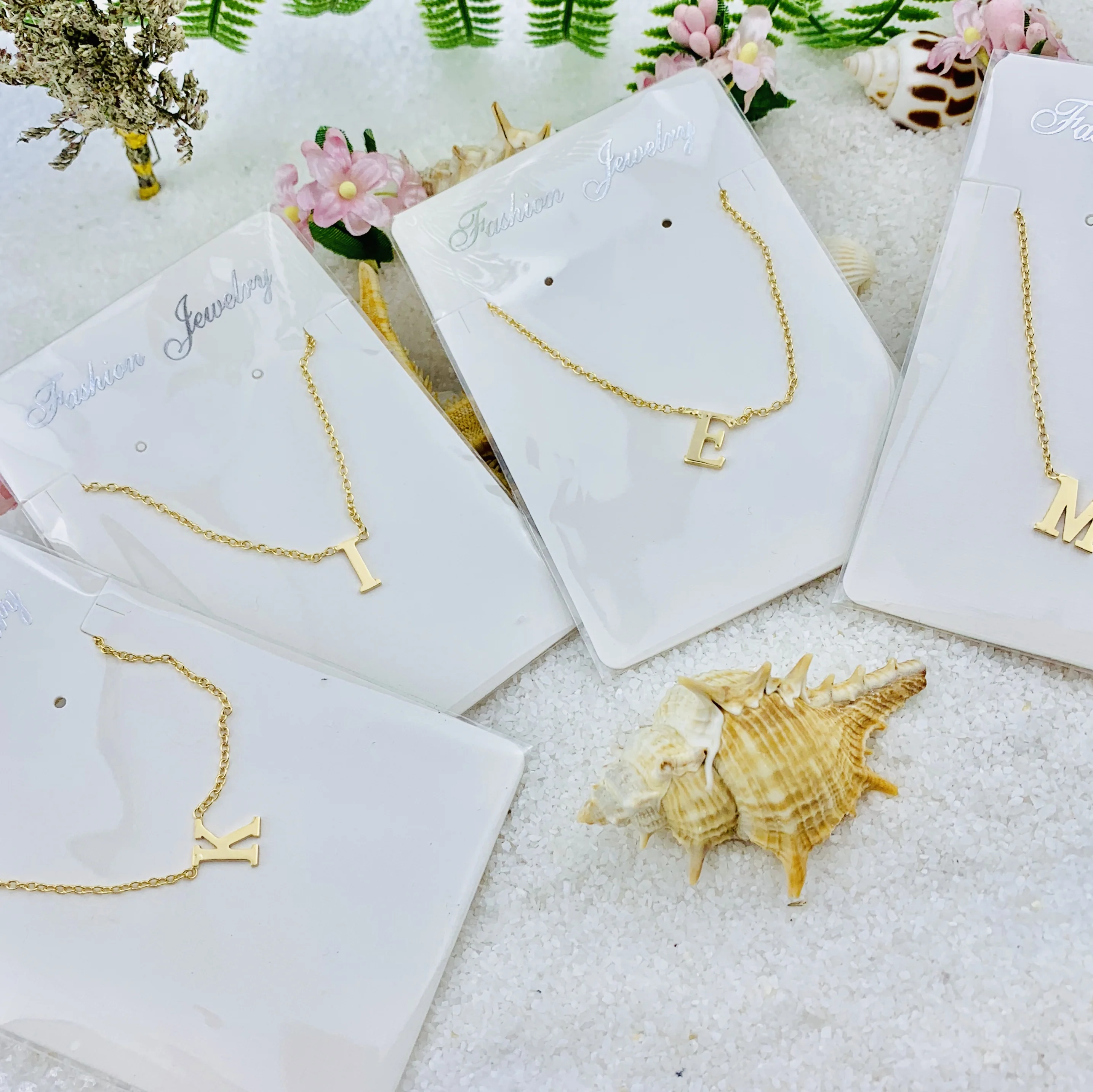 FYN301 FY Personalized Jewelry Classic Design Fashion Hot Selling Custom Initial Necklace Copper Letter Necklace for Women
FYN301 FY Personalized Jewelry Classic Design Fashion Hot Selling Custom Initial Necklace Copper Letter Necklace for Women