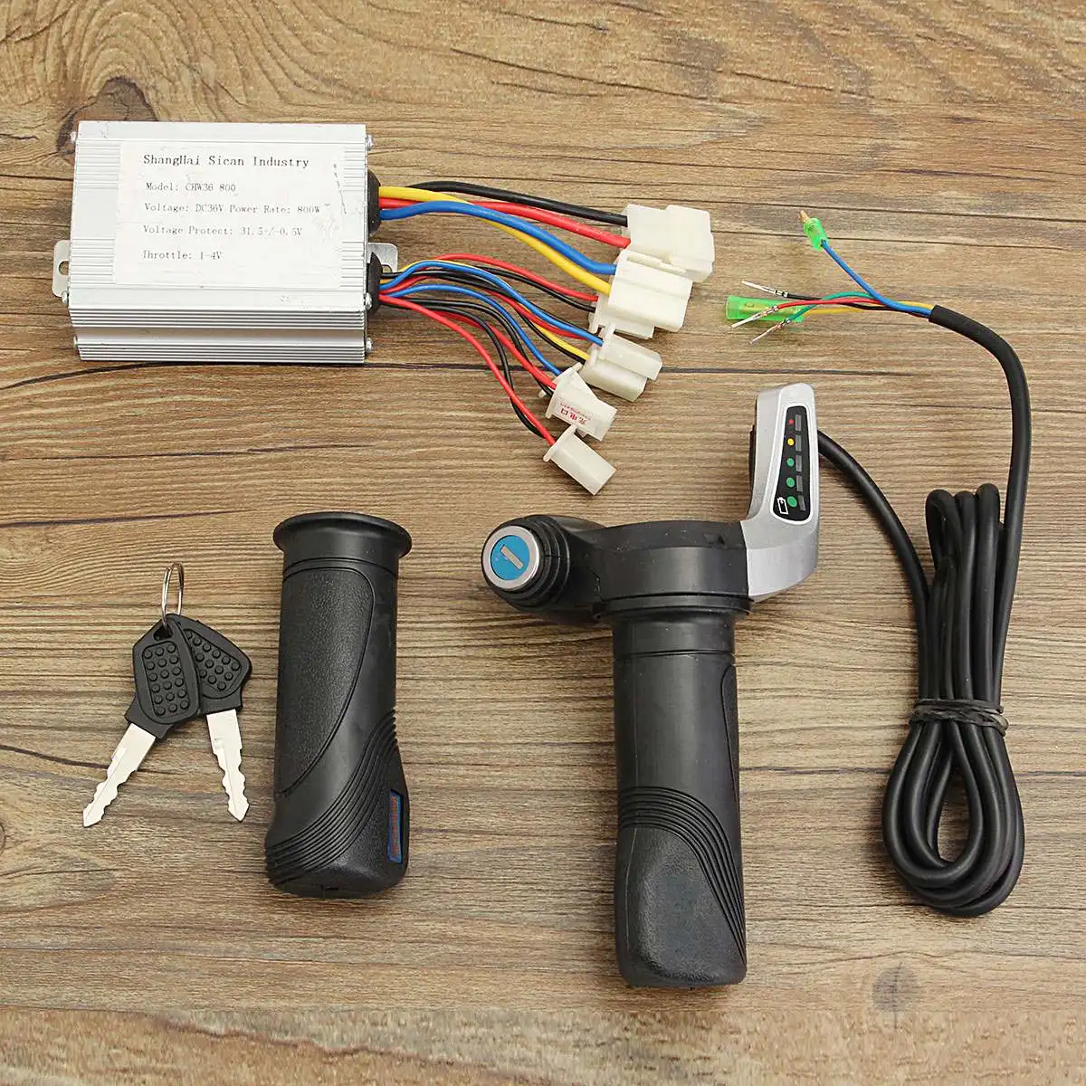 36V 800W motor Brushed speed Controller Electric Scooter Throttle Twist Grips Power Display controlador de motor
36V 800W motor Brushed speed Controller Electric Scooter Throttle Twist Grips Power Display controlador de motor