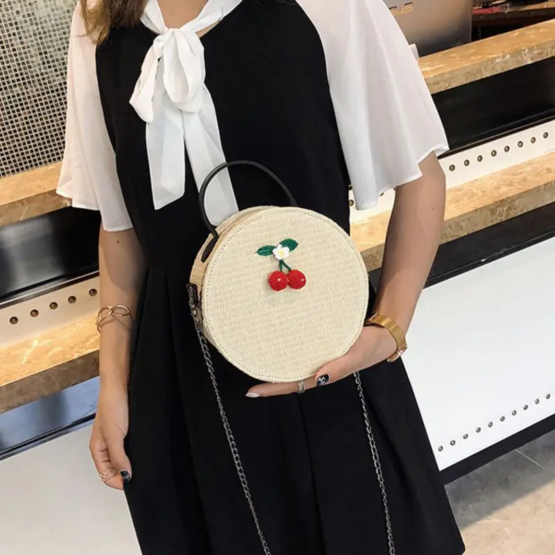 2019 Women Simple Versatile Cute Cherry Woven Decoration Retro Zipper Metal Chain Soft Messenger Bags Round Bag bolsa feminina
2019 Women Simple Versatile Cute Cherry Woven Decoration Retro Zipper Metal Chain Soft Messenger Bags Round Bag bolsa feminina
