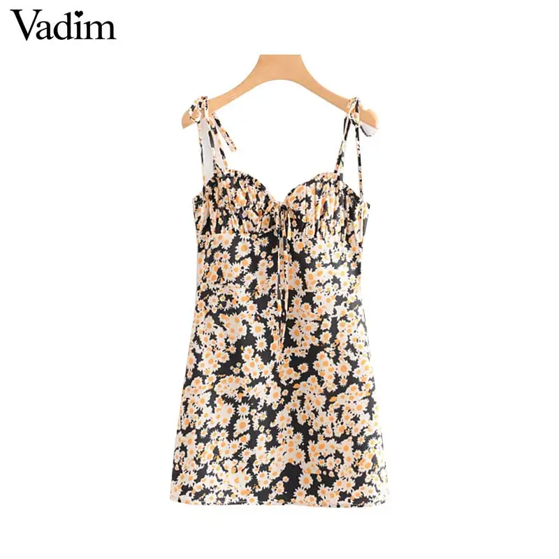 Vadim women V neck sleeveless mini dress bow tie back zipper adjustable strap female casual mini dresses chic vestidos QB688
Vadim women V neck sleeveless mini dress bow tie back zipper adjustable strap female casual mini dresses chic vestidos QB688
