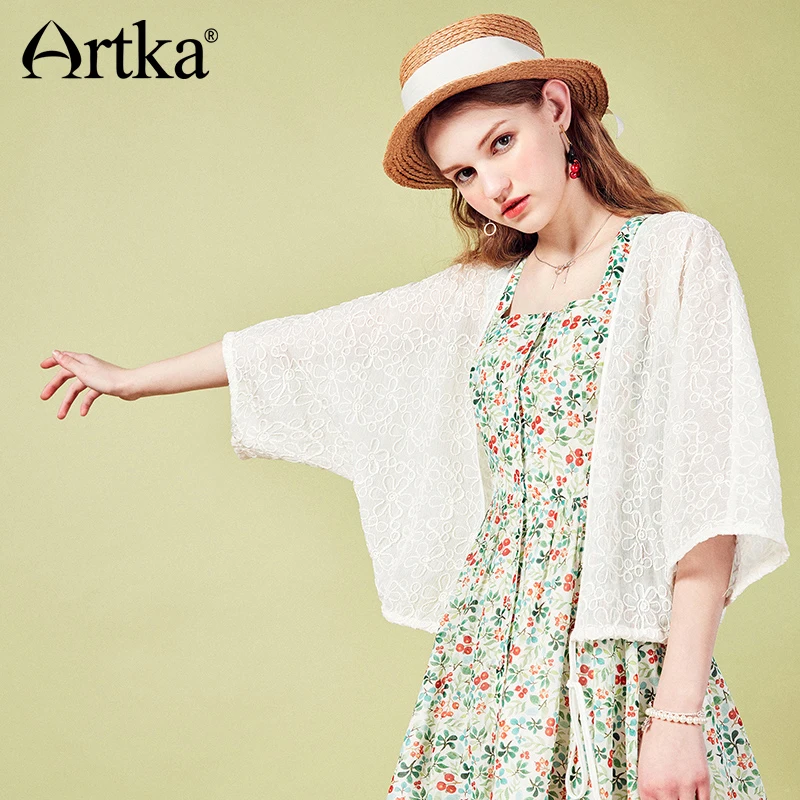 ARTKA Summer Women Chiffon Embroidery Sun Protection Wraps Shawl Cardigan Air Conditioning Batwing Sleeve Shirt WA10089X
ARTKA Summer Women Chiffon Embroidery Sun Protection Wraps Shawl Cardigan Air Conditioning Batwing Sleeve Shirt WA10089X