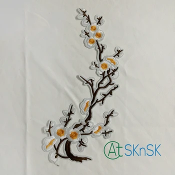 50pcs/lot 40*12cm Plum Flower Embroidered Patch For Clothing Blouse Chiffon Dress Applique Sleeves Badge parches DHL Shipping
50pcs/lot 40*12cm Plum Flower Embroidered Patch For Clothing Blouse Chiffon Dress Applique Sleeves Badge parches DHL Shipping