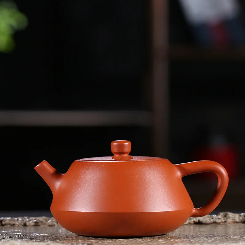 Pottery Teapot Famous Full Manual Raw Ore Zhu Mud Small Shipiao Kettle Kungfu Online Teapot Tea Set Gift Wholesale Special
Pottery Teapot Famous Full Manual Raw Ore Zhu Mud Small Shipiao Kettle Kungfu Online Teapot Tea Set Gift Wholesale Special