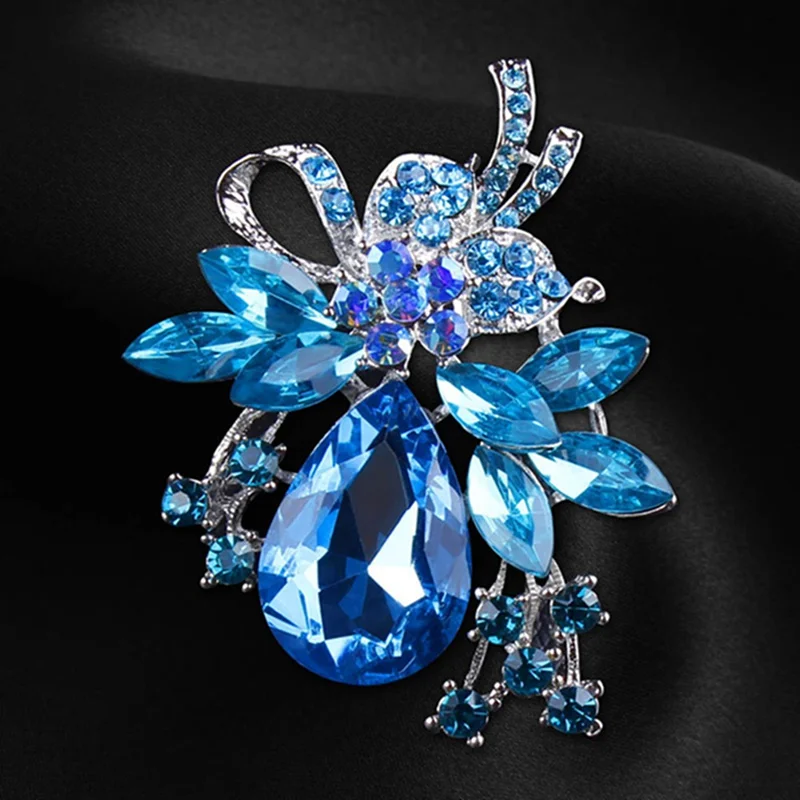 Red Blue Clear Waterdrop Stone Leaves Brooch Jewelry Mujer Flor Hijab Brooches Fashion Zirconia Crystal Navidad Gifts
Red Blue Clear Waterdrop Stone Leaves Brooch Jewelry Mujer Flor Hijab Brooches Fashion Zirconia Crystal Navidad Gifts