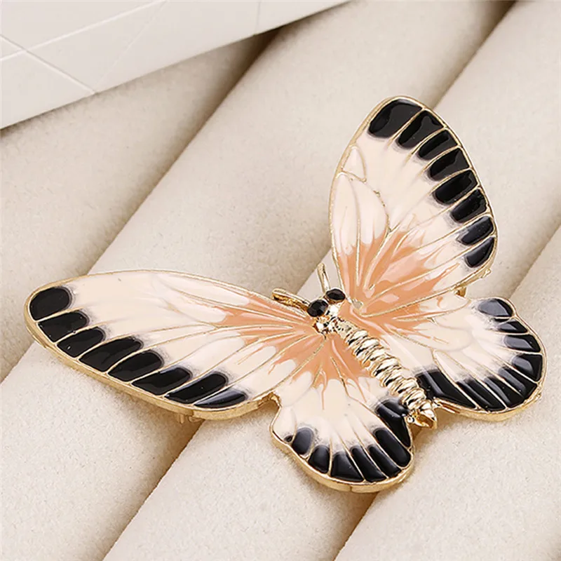 Lovely Girl Insect Brooch Retro Gold Color Beige Orange Enamel Butterfly Fashion Women Accessories Fashion Jewelry
Lovely Girl Insect Brooch Retro Gold Color Beige Orange Enamel Butterfly Fashion Women Accessories Fashion Jewelry