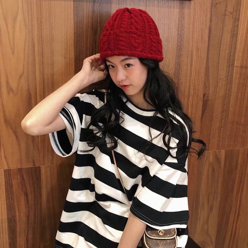 2019 New Korean Pop Summer Harajuku Loose Wide Striped T Shirt Women Casual Short Sleeve T-shirt Ladies Slim Top Female
2019 New Korean Pop Summer Harajuku Loose Wide Striped T Shirt Women Casual Short Sleeve T-shirt Ladies Slim Top Female