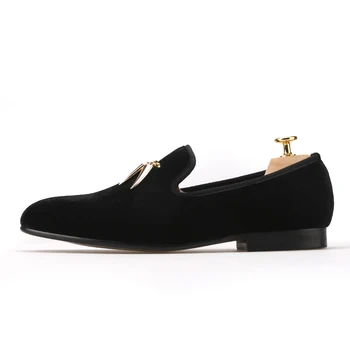 Gold metal signature Shark Tooth Men Velvet shoes Men wedding and party Loafers mens dress shoes
Gold metal signature Shark Tooth Men Velvet shoes Men wedding and party Loafers mens dress shoes