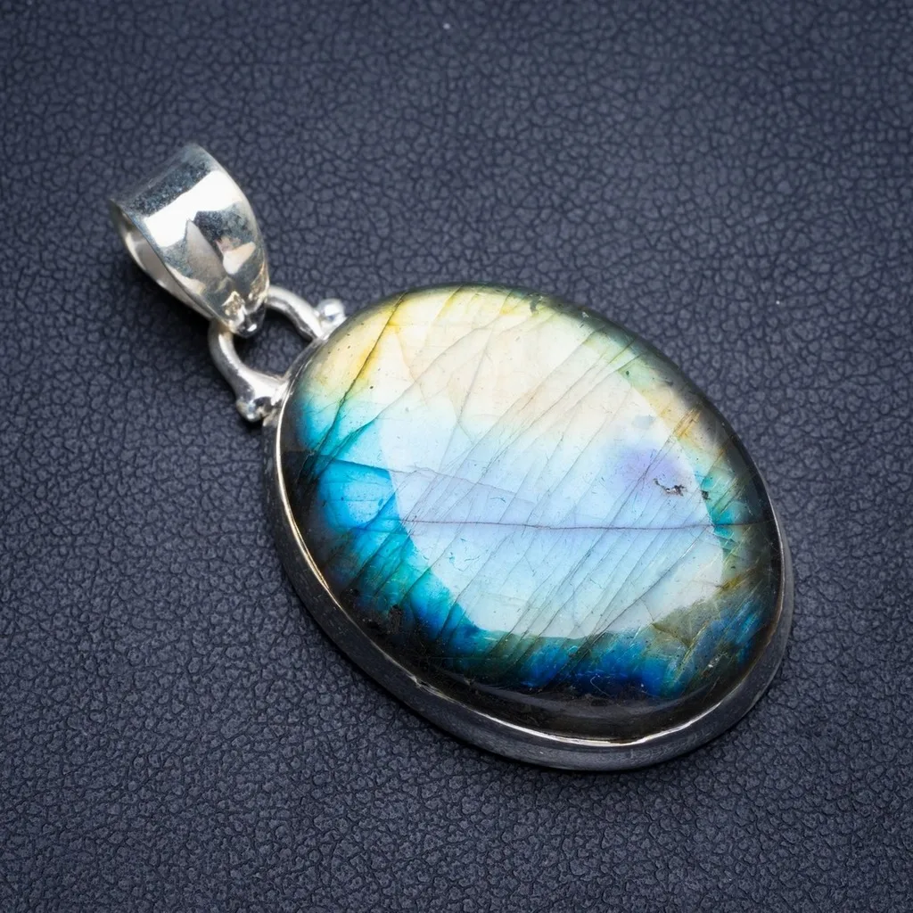Natural Blue Fire Labradorite Handmade Unique 925 Sterling Silver Pendant 1.75" Y5208
Natural Blue Fire Labradorite Handmade Unique 925 Sterling Silver Pendant 1.75" Y5208