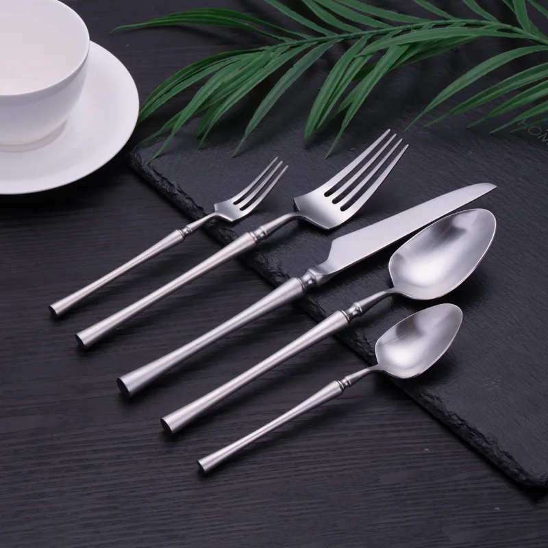 30Pcs/set Silver Dinnerware Set 18/10 Stainless Steel Western Cutlery Kitchen Food Tableware Dinner Set Spoons Forks and Knives 
30Pcs/set Silver Dinnerware Set 18/10 Stainless Steel Western Cutlery Kitchen Food Tableware Dinner Set Spoons Forks and Knives