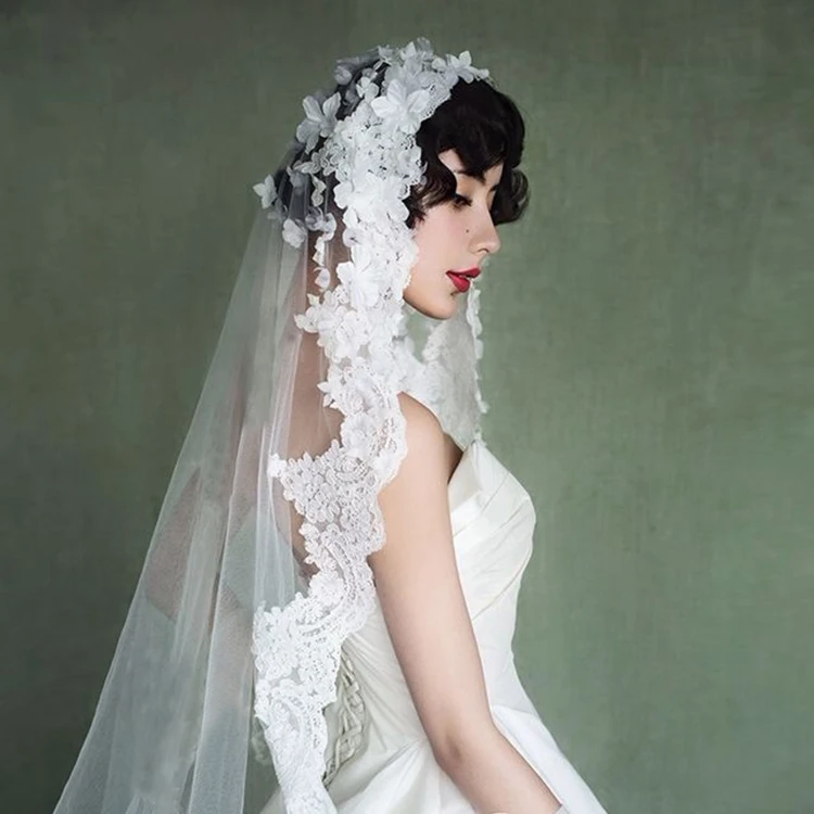 2018 New one Layers Sequins Lace Edge Short Wedding Veil With Comb 2 Layers 4 Meter Tulle Bridal Veil For Wedding Accessories
2018 New one Layers Sequins Lace Edge Short Wedding Veil With Comb 2 Layers 4 Meter Tulle Bridal Veil For Wedding Accessories