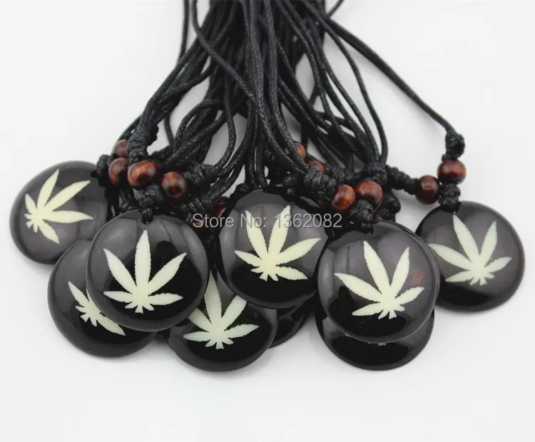 12PCS/LOT Round Dog Tag Resin Carved Weed Lucky leaf Charm Pendants Necklaces Gift MN359
12PCS/LOT Round Dog Tag Resin Carved Weed Lucky leaf Charm Pendants Necklaces Gift MN359