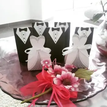 100Pcs Bridal Gift Cases Groom Tuxedo Dress Gown Ribbon Wedding Favors Candy Box Sugar Case Wedding Decoration mariage casamento
100Pcs Bridal Gift Cases Groom Tuxedo Dress Gown Ribbon Wedding Favors Candy Box Sugar Case Wedding Decoration mariage casamento