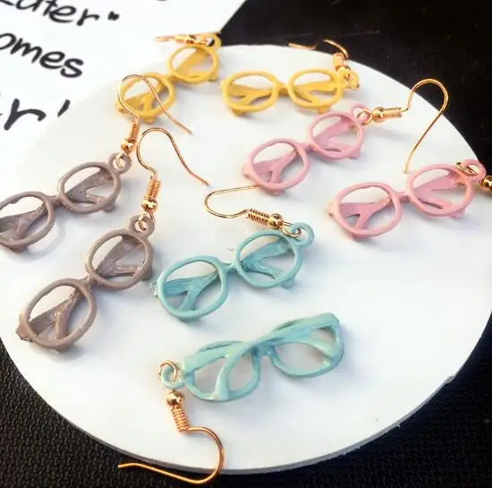 Fashion Creative Sunglasses Drop Earrings Personality Lovely Alloy Glasses Flame Earring for Girl Funny Party Jewelry Gift
Fashion Creative Sunglasses Drop Earrings Personality Lovely Alloy Glasses Flame Earring for Girl Funny Party Jewelry Gift