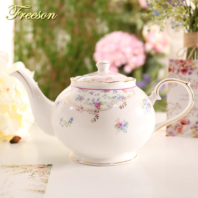 British Pastoral Bone China Tea Pot with Infuser Fresh Rose Advanced Porcelain Coffee Pot Europe Ceramic Teatime Party Teapot
British Pastoral Bone China Tea Pot with Infuser Fresh Rose Advanced Porcelain Coffee Pot Europe Ceramic Teatime Party Teapot