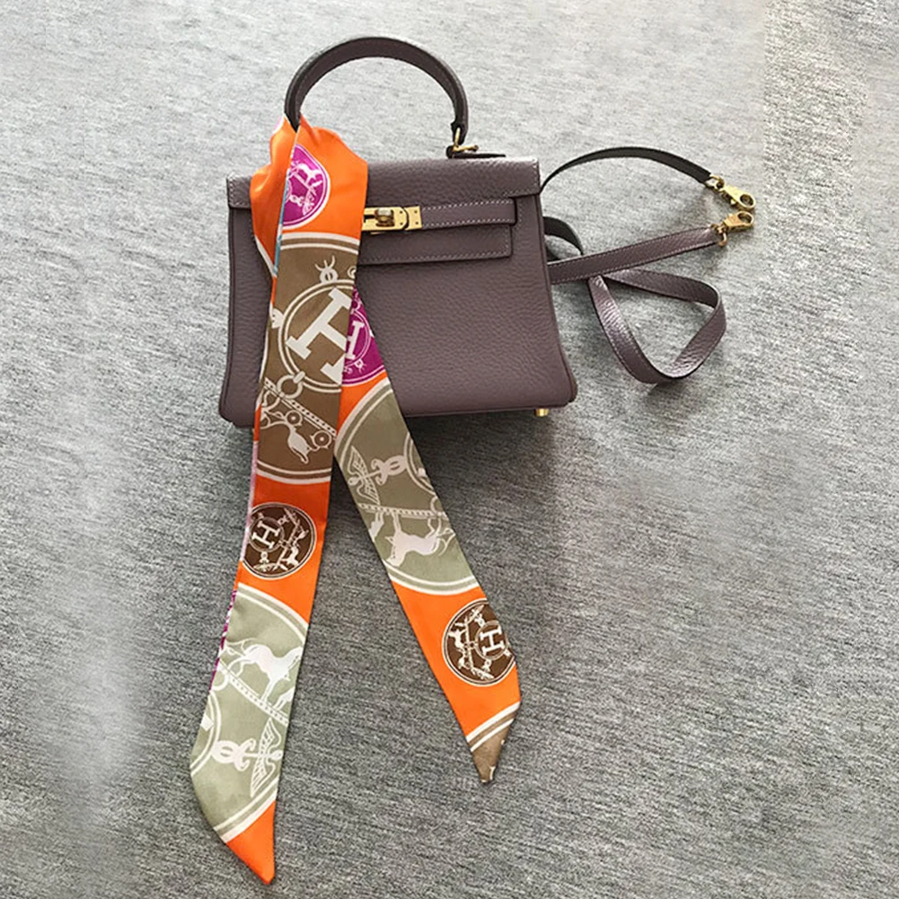 Woman Scarf Silk Tied Handle Hair Decoration Multifunction Neck Handbag Print Ribbon
Woman Scarf Silk Tied Handle Hair Decoration Multifunction Neck Handbag Print Ribbon