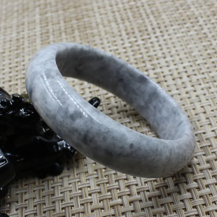 62mm Certified Grade "A" Natural Green stoneite stone Gems Bracelet Bangle 3529
62mm Certified Grade "A" Natural Green stoneite stone Gems Bracelet Bangle 3529