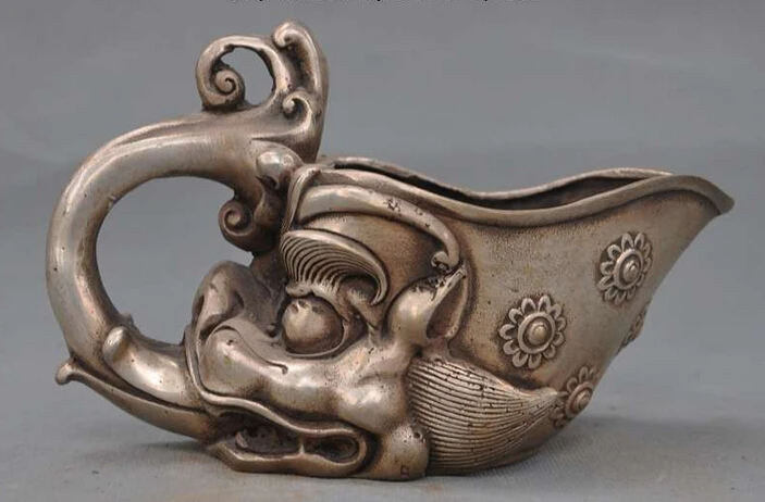 decoration Tibet copper silver old chinese palace silver fu foo dog lion beast statue Wine vessel wineglass cup
decoration Tibet copper silver old chinese palace silver fu foo dog lion beast statue Wine vessel wineglass cup