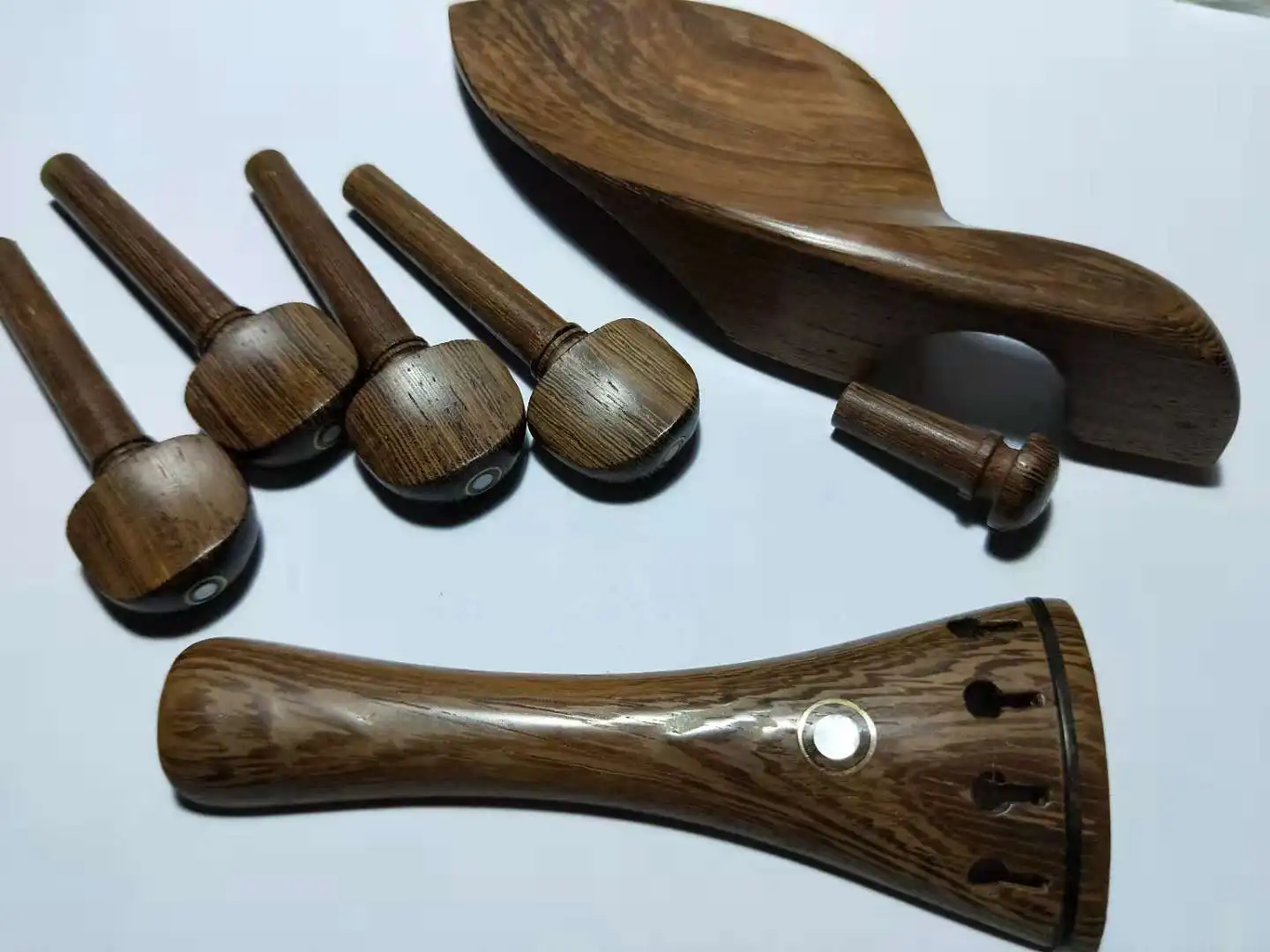 Wenge Wood Violin Parts Violin Pegs End pin Violin Chin Rest and Tail Piece all 4/4
Wenge Wood Violin Parts Violin Pegs End pin Violin Chin Rest and Tail Piece all 4/4