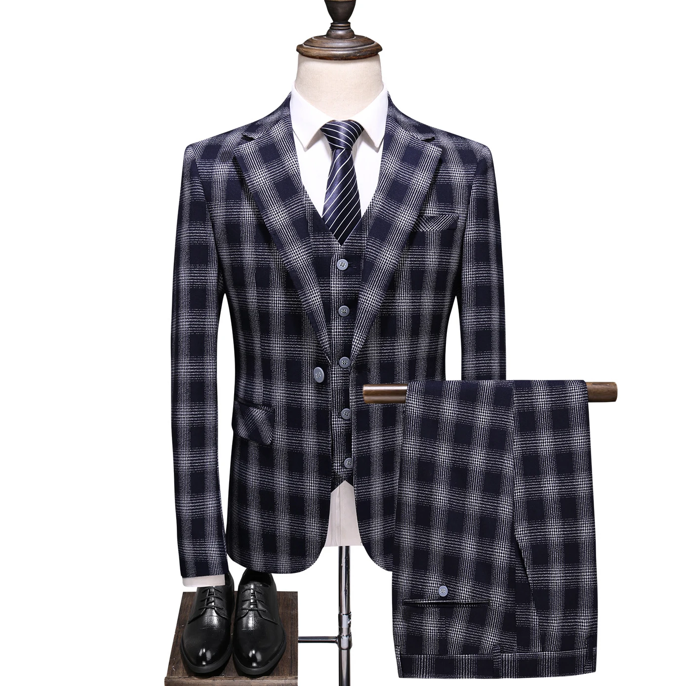 MarKyi 2019 fashion black plaid men suits regular fit plus size s-5xl good quality men wedding tuxedo
MarKyi 2019 fashion black plaid men suits regular fit plus size s-5xl good quality men wedding tuxedo