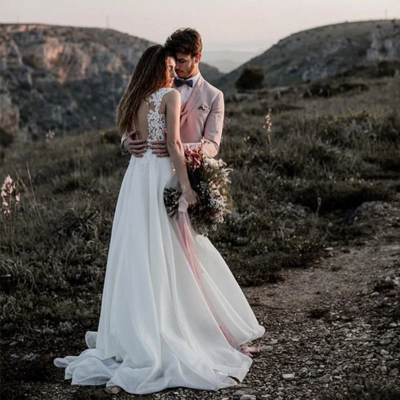 Long Chiffon Backless Covered Button Illusion Bodice Wedding Dresses V Neck Sleeveless Robe De Maria Bridal Gowns
Long Chiffon Backless Covered Button Illusion Bodice Wedding Dresses V Neck Sleeveless Robe De Maria Bridal Gowns