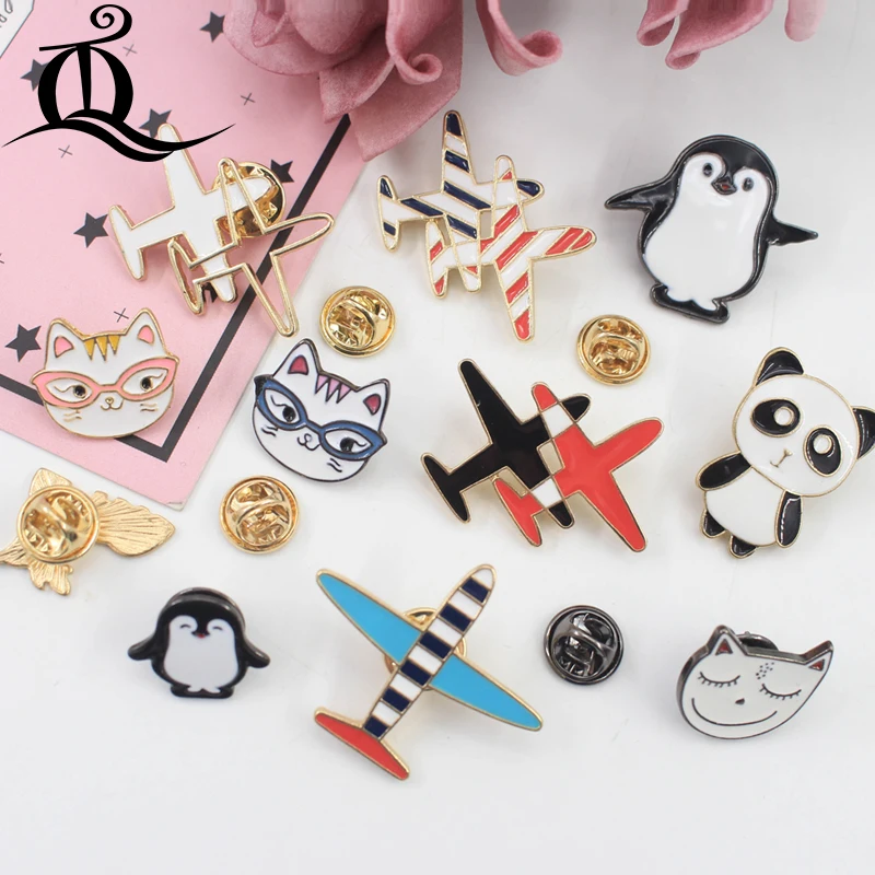 

TQ 1PCS Mix panda cat plane pattern Penguin Cartoon metal badge pins Cute Lapel pins Kawaii Brooches Animal jewelry O65