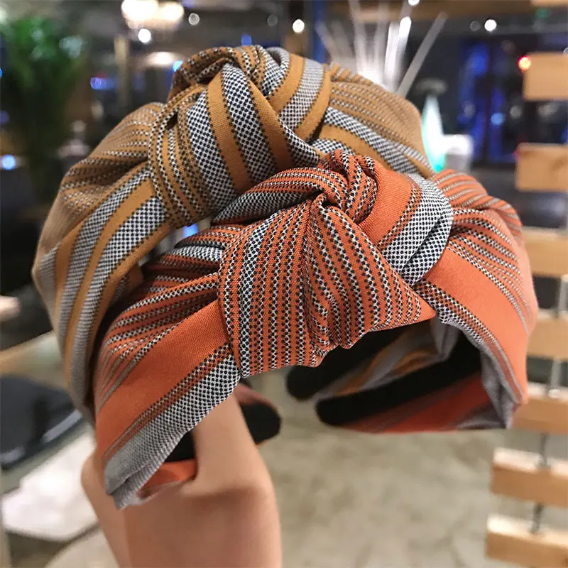 Sale Retro Women Flower Print Hairband Headband Hair Hoop Wide Patchwork Cloth Hair Bands Bezel Hair Accessories 16 colors
Sale Retro Women Flower Print Hairband Headband Hair Hoop Wide Patchwork Cloth Hair Bands Bezel Hair Accessories 16 colors