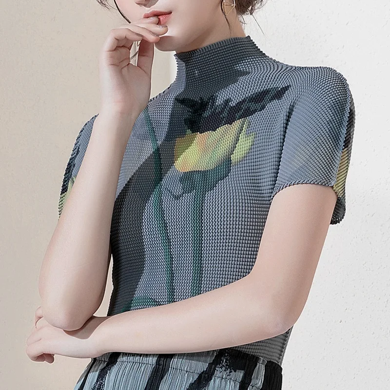 Pleated shirt, elastic thin bottom shirt with pleated jacket, high collar, short sleeve, self-improvement print T-shirt
Pleated shirt, elastic thin bottom shirt with pleated jacket, high collar, short sleeve, self-improvement print T-shirt