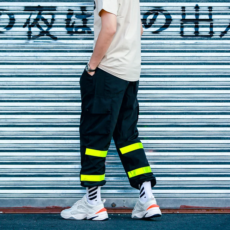 

Men's Hip Hop style Streetwear Cargo pants men Splicing patterns beam foot trousers Personalized reflective stripes sweatpants