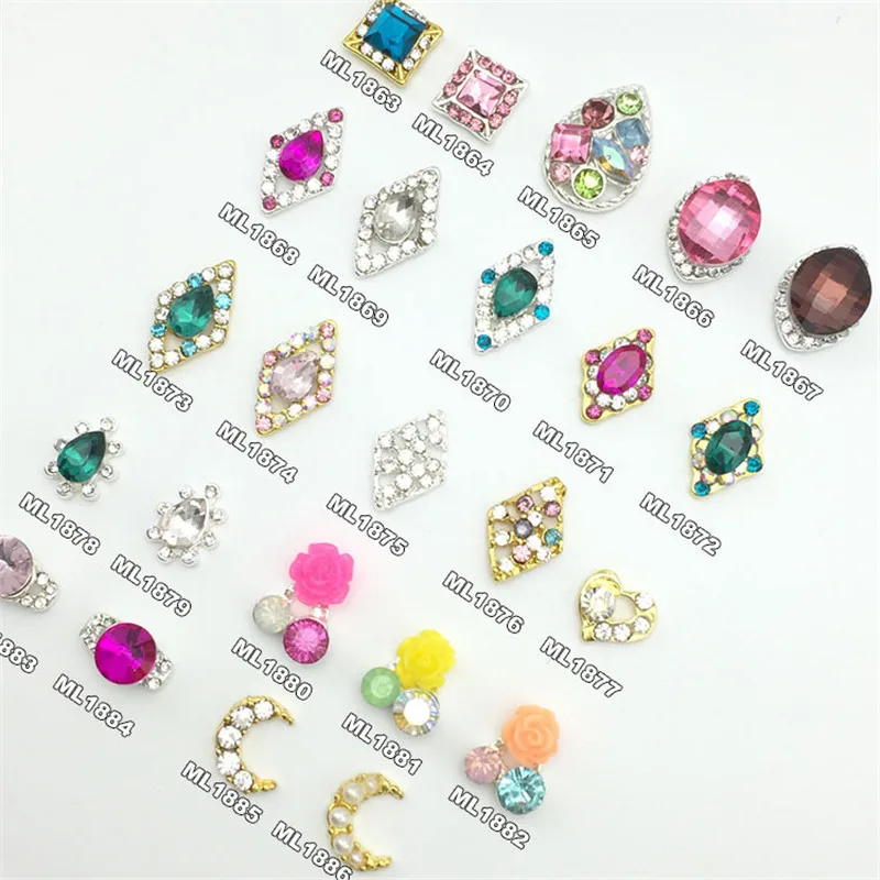 10 pieces / glamour alloy metal rhinestone DIY nail art jewelry decoration inlaid super shiny diamond stick diamond moon shape
10 pieces / glamour alloy metal rhinestone DIY nail art jewelry decoration inlaid super shiny diamond stick diamond moon shape