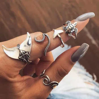pack of 5combination creative knuckle rings with vintage embossed tortoise / fishtail design in burnished
pack of 5combination creative knuckle rings with vintage embossed tortoise / fishtail design in burnished