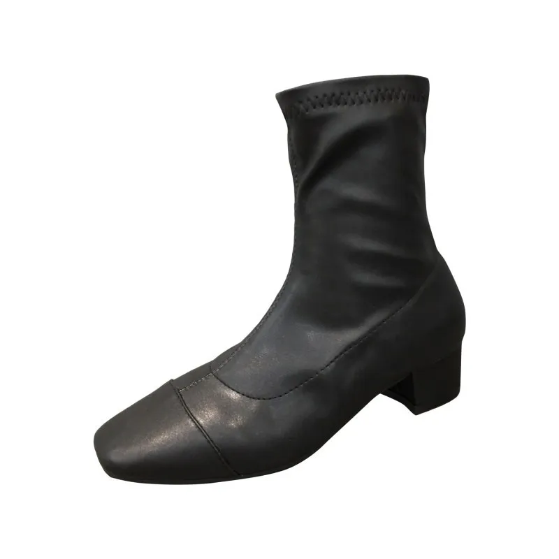 2018 autumn new women's boots European and American fashion thick with the tube boots black ljj 0109
2018 autumn new women's boots European and American fashion thick with the tube boots black ljj 0109