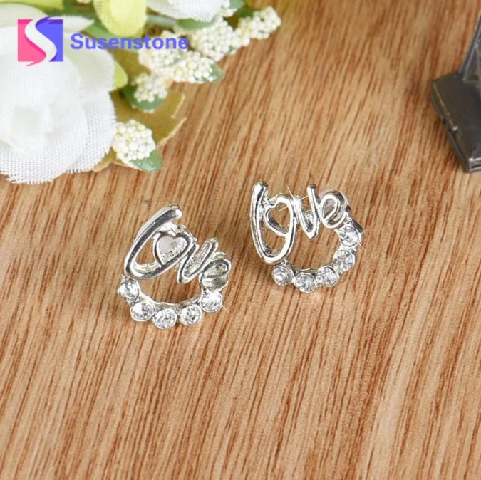 Hot Sales New Design Crystal Rhinestone Stud Earrings Sexy Ladies Elegant LOVE Ear Stud New Women Jewelry Wear Accessories Gift
Hot Sales New Design Crystal Rhinestone Stud Earrings Sexy Ladies Elegant LOVE Ear Stud New Women Jewelry Wear Accessories Gift