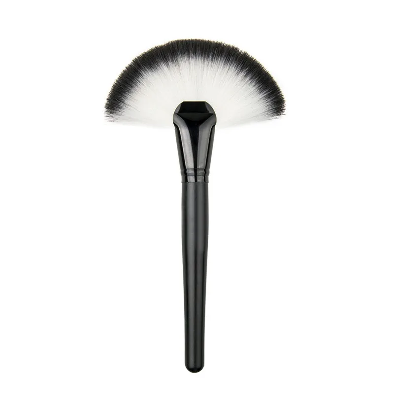 1Pcs Soft Makeup Large Fan Brush 17CM Blush Powder Foundation Make Up Tool big fan Cosmetics brushes OPP Packing G01002
1Pcs Soft Makeup Large Fan Brush 17CM Blush Powder Foundation Make Up Tool big fan Cosmetics brushes OPP Packing G01002
