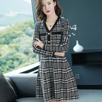 High quality Fashion Plaid A-line Women Dresses 2019 New Autumn and Winter Brand Knitwear Dress European Design party Dress
High quality Fashion Plaid A-line Women Dresses 2019 New Autumn and Winter Brand Knitwear Dress European Design party Dress