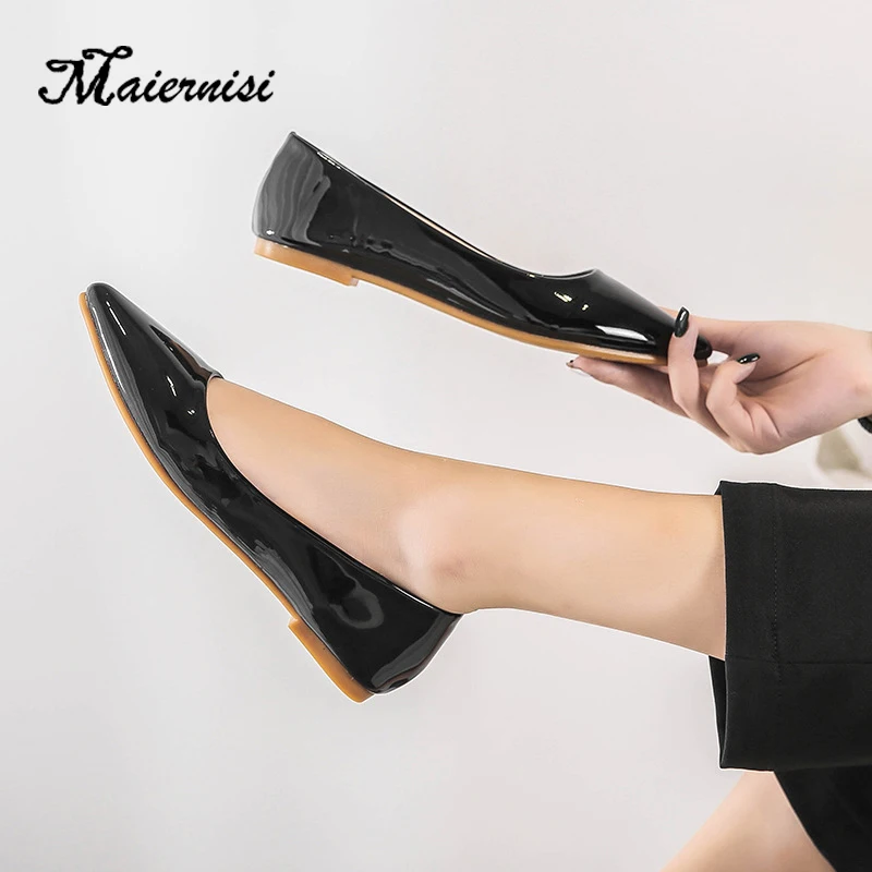 MAIERNISI Plus Size 35-42 Women Shoes Shoes Woman Slip On Casual Flats Ladies Casual daily High Quality Shoes
MAIERNISI Plus Size 35-42 Women Shoes Shoes Woman Slip On Casual Flats Ladies Casual daily High Quality Shoes