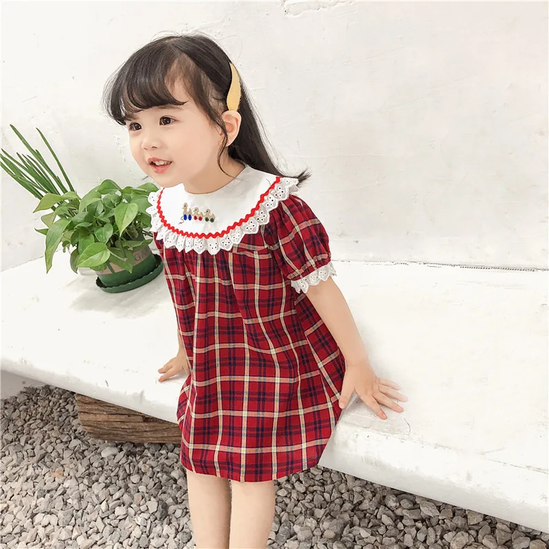 Children Clothing New Fashion Girls Summer Dress Cotton Red Plaid Peter Pan Collar Straight Lace Embroidery Girls Party Dress
Children Clothing New Fashion Girls Summer Dress Cotton Red Plaid Peter Pan Collar Straight Lace Embroidery Girls Party Dress