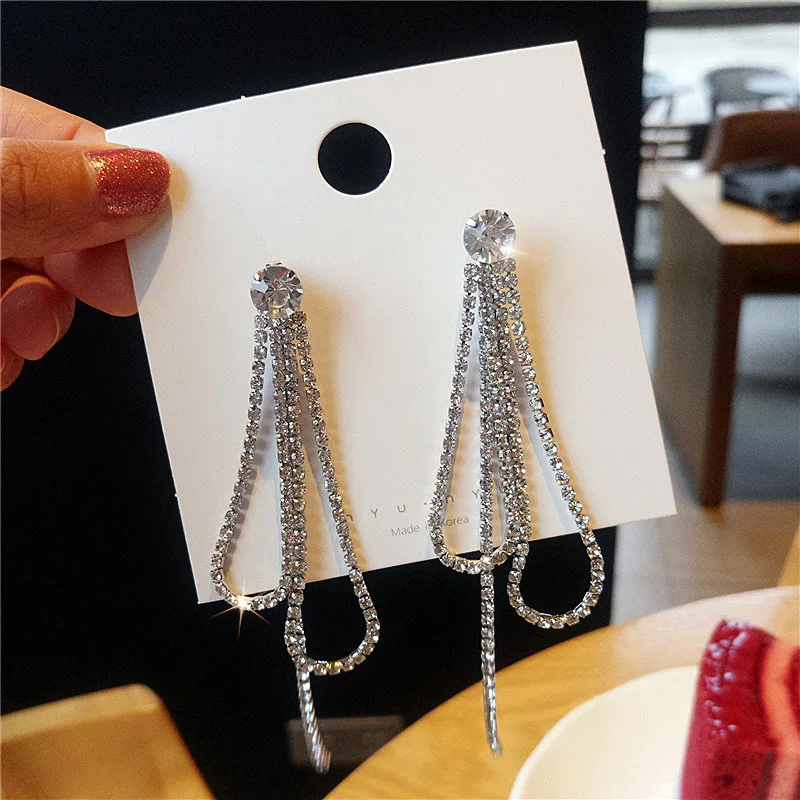 Fashion Tassel Earrings Elegant High Quality Claw Chain Earrings For Women Party Banquet Wedding Gift Jewelry
Fashion Tassel Earrings Elegant High Quality Claw Chain Earrings For Women Party Banquet Wedding Gift Jewelry