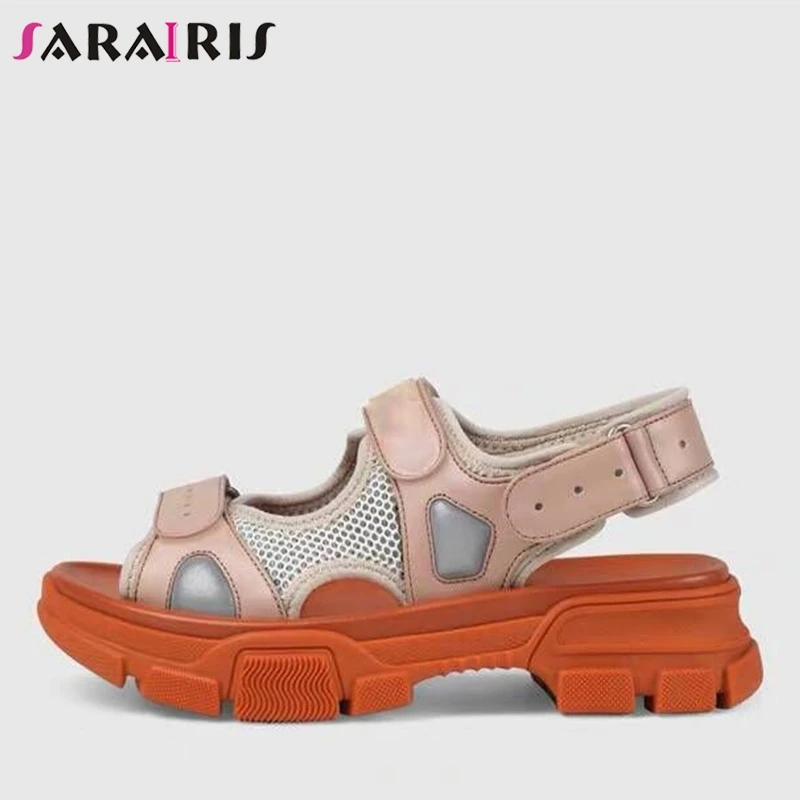 SARAIRIS 2019 New Brand Same Style Platform Sandals Women Split Leather Decorating Summer Beach Women Wedges Shoes Woman
SARAIRIS 2019 New Brand Same Style Platform Sandals Women Split Leather Decorating Summer Beach Women Wedges Shoes Woman