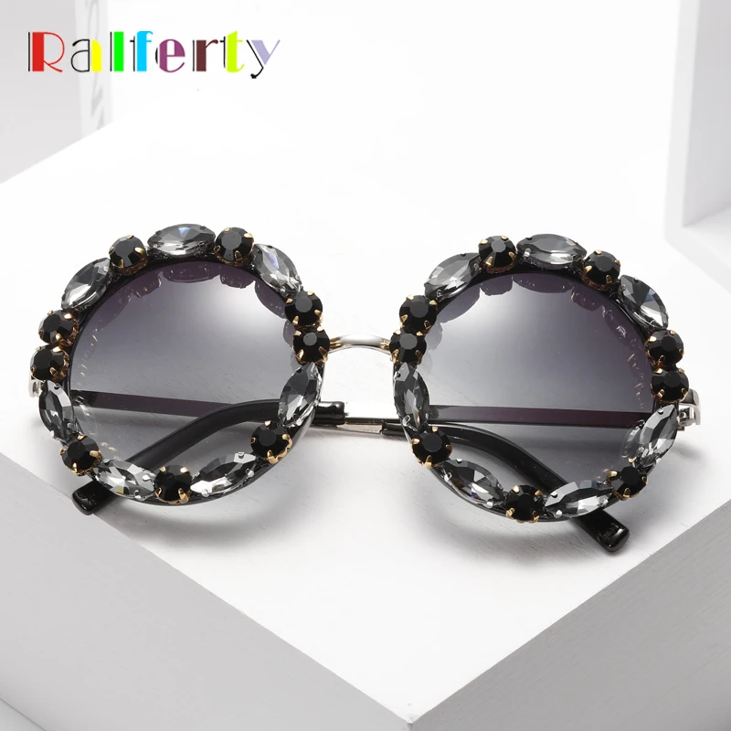 Ralferty Diamond Crystal Sunglasses Women Luxury Round Sun Glasses For Women Rhinestone Beach Vacation Eyewear Accessories G013
Ralferty Diamond Crystal Sunglasses Women Luxury Round Sun Glasses For Women Rhinestone Beach Vacation Eyewear Accessories G013