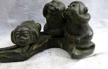 China bronze carved sculpture copper buddhism three monkey statue
China bronze carved sculpture copper buddhism three monkey statue