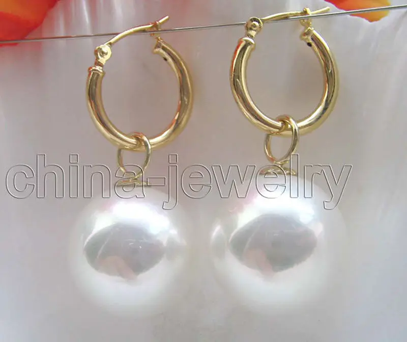 Free Shipping >>>> Beautiful 16mm white perfect round sea shell pearl earring -14k gold filled
Free Shipping >>>> Beautiful 16mm white perfect round sea shell pearl earring -14k gold filled