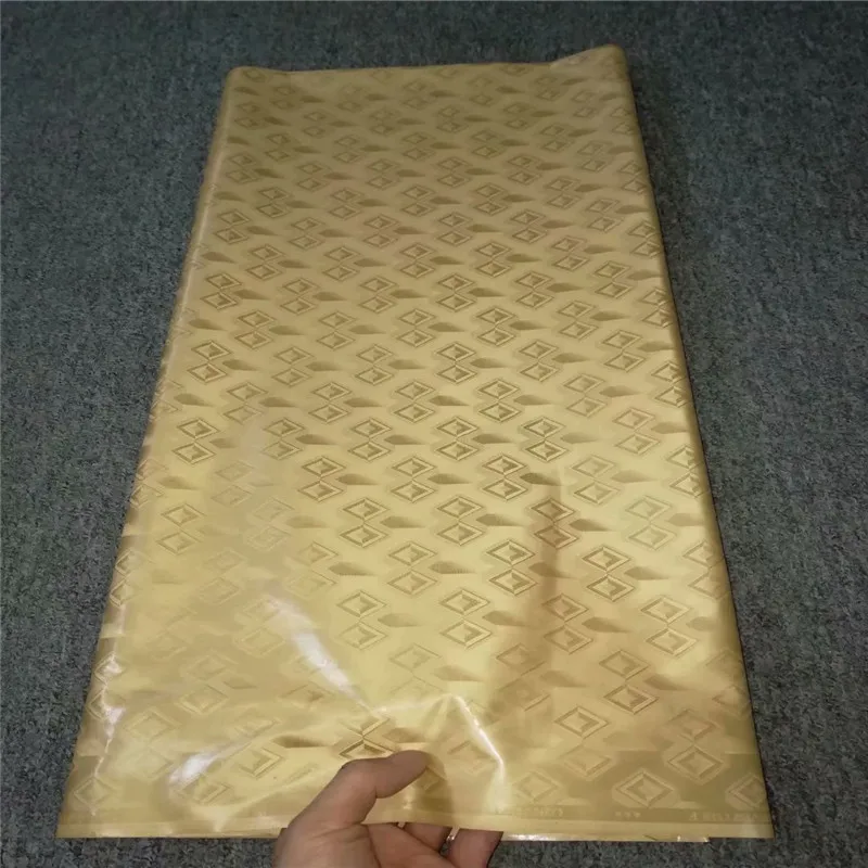 Bazin riche getzner 2019 nouveau jacquard fabric glitter atiku fabric for men basin riche getzner materia for dress 10yard 14-43
Bazin riche getzner 2019 nouveau jacquard fabric glitter atiku fabric for men basin riche getzner materia for dress 10yard 14-43